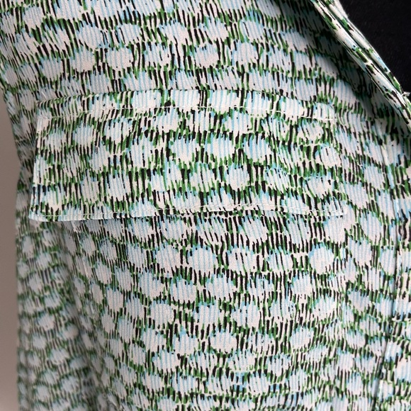 CAbi Sleeveless Collared V-Neck blouse Sz S - Picture 3 of 5